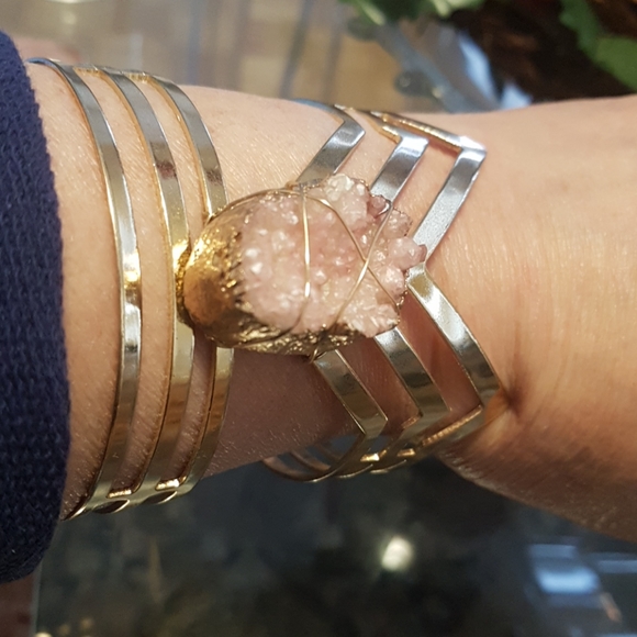 Pink Crystals:Love & Compassion - Picture 3 of 4